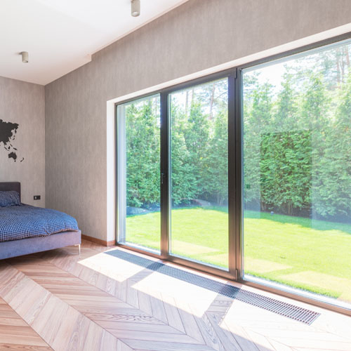 découvrez tout sur la baie vitrée : avantages, conseils d'installation, choix des matériaux et inspirations pour illuminer votre intérieur avec élégance.