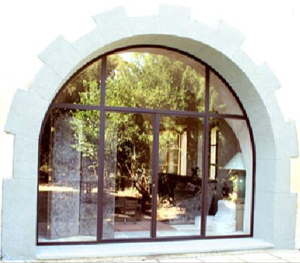 découvrez tout ce qu’il faut savoir sur les baies vitrées : avantages, types, matériaux et conseils pour choisir la meilleure solution pour votre intérieur. apportez lumière et modernité à votre habitation grâce à une baie vitrée sur-mesure.