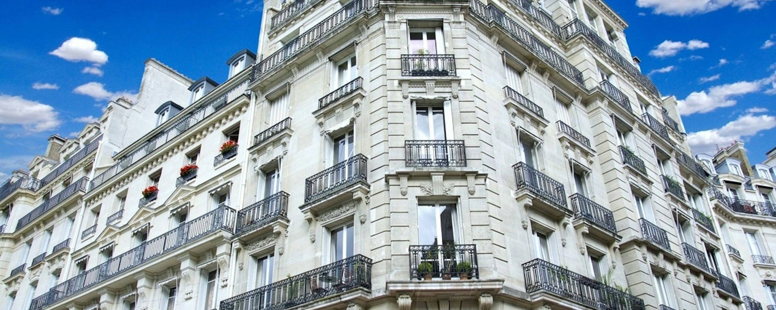 découvrez comment estimer et optimiser le budget de rénovation de votre maison à paris. conseils, astuces et solutions pour réussir vos travaux sans mauvaise surprise.