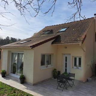 découvrez le charme mérévillois : un mélange d’authenticité, de patrimoine et de paisibles paysages au cœur de la région, idéal pour une escapade pleine de convivialité et de découvertes.