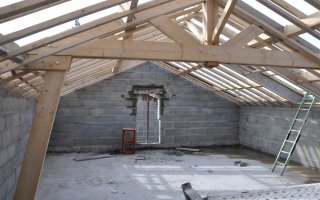 découvrez tout ce qu’il faut savoir sur l’aménagement des combles : conseils pratiques, idées déco, solutions d’isolation et astuces pour optimiser l’espace sous votre toit.