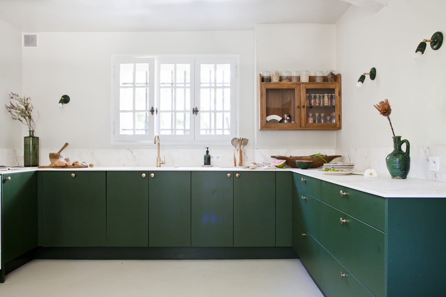 découvrez comment choisir la couleur idéale pour votre cuisine. conseils, tendances et inspirations pour créer une ambiance chaleureuse et moderne dans votre espace culinaire.