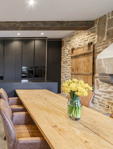 découvrez comment choisir la couleur idéale pour une cuisine rustique : inspirations, conseils déco et harmonies de teintes pour créer une ambiance chaleureuse et authentique dans votre espace culinaire.