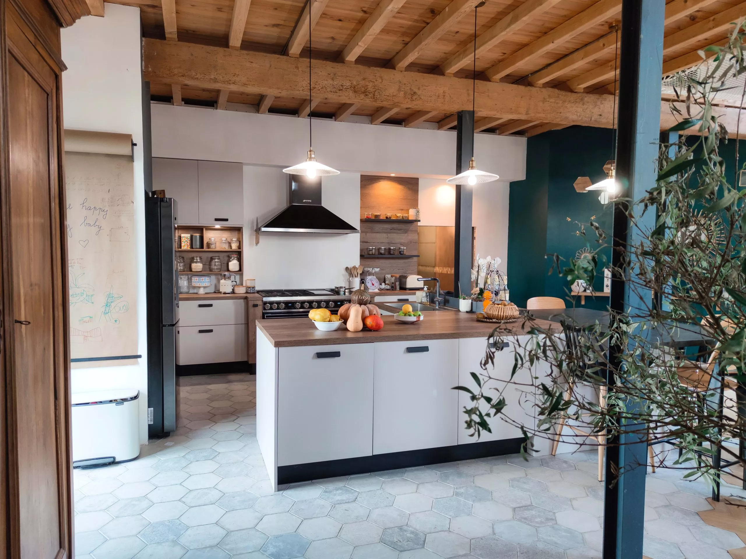 découvrez comment choisir la couleur idéale pour une cuisine rustique. conseils, inspirations et tendances pour créer une atmosphère chaleureuse et authentique dans votre espace convivial.