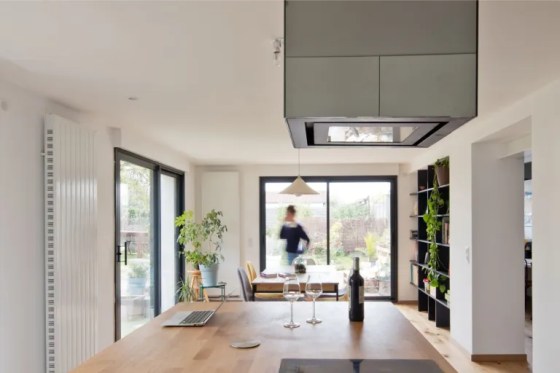découvrez le coût moyen de la rénovation d'un appartement ou d'une maison de 50m2, les facteurs qui influencent le prix et nos conseils pour estimer votre budget travaux en 2024.
