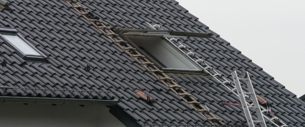 découvrez le coût d'installation d'une fenêtre de toit velux : prix moyens, éléments qui influencent le tarif, conseils pour bien estimer votre budget et réussir vos travaux.