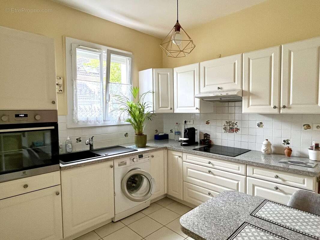 découvrez les meilleures idées et conseils pour aménager votre cuisine à margency : inspirations de design, choix des matériaux, astuces de rangement et solutions sur-mesure pour une cuisine moderne et fonctionnelle.
