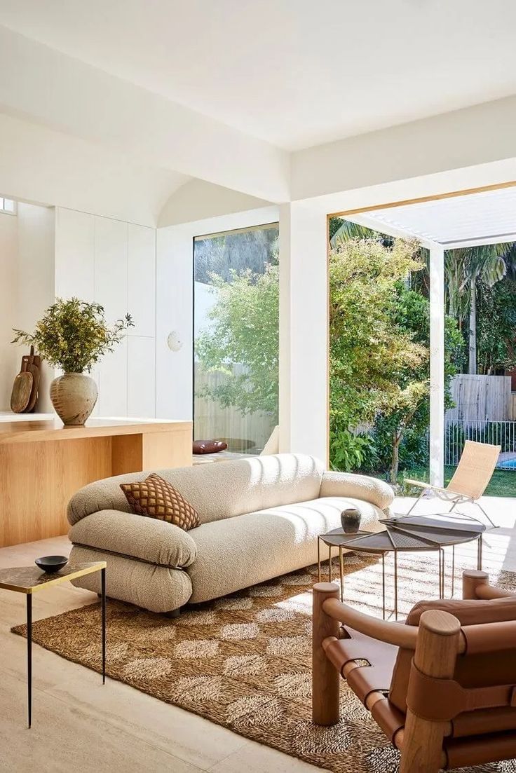 découvrez les tendances déco salon 2025 : couleurs modernes, meubles design et astuces pour un intérieur chic et confortable. inspirez-vous pour transformer votre salon cette année !