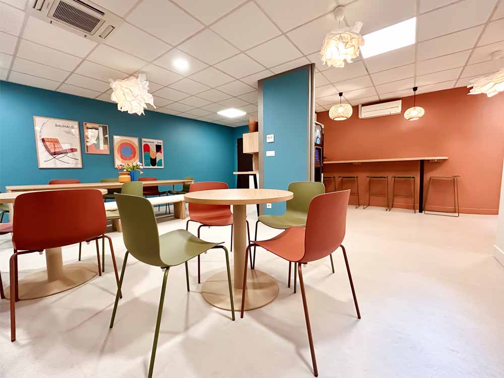 trouvez un décorateur d’intérieur à bordeaux pour sublimer votre espace. conseils personnalisés, accompagnement sur-mesure et créations uniques pour tous vos projets de décoration.