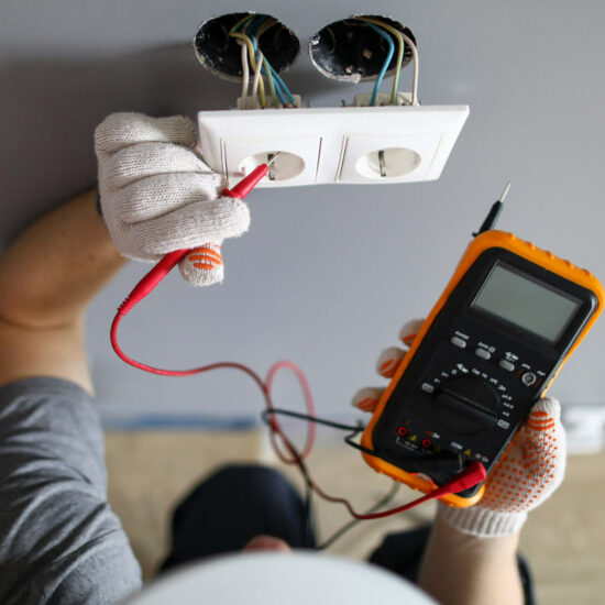 découvrez tous les conseils, astuces et solutions pour réussir votre installation d’électricité maison en toute sécurité. guide complet, normes électriques et choix du matériel adaptés à vos besoins.