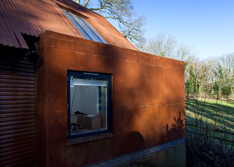 découvrez comment ajouter de l'espace et du style à votre maison grâce à une extension en acier, une solution moderne, durable et personnalisable pour agrandir votre habitat.