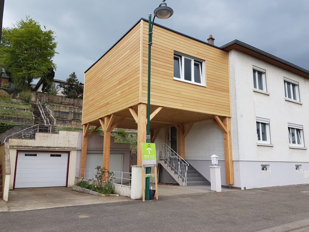 découvrez comment l'extension sur pilotis permet d'agrandir votre maison tout en optimisant l'espace et en offrant une vue dégagée, idéale pour les terrains en pente ou les zones inondables.