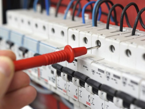 découvrez tout ce qu'il faut savoir sur l'installation électrique : normes, conseils de sécurité et étapes clés pour une mise en place efficace et conforme de votre réseau électrique domestique ou professionnel.