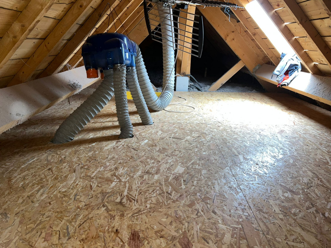 découvrez comment l'isolation des combles peut améliorer le confort thermique de votre maison, réduire vos factures énergétiques et valoriser votre bien. conseils, techniques et avantages pour une isolation efficace.