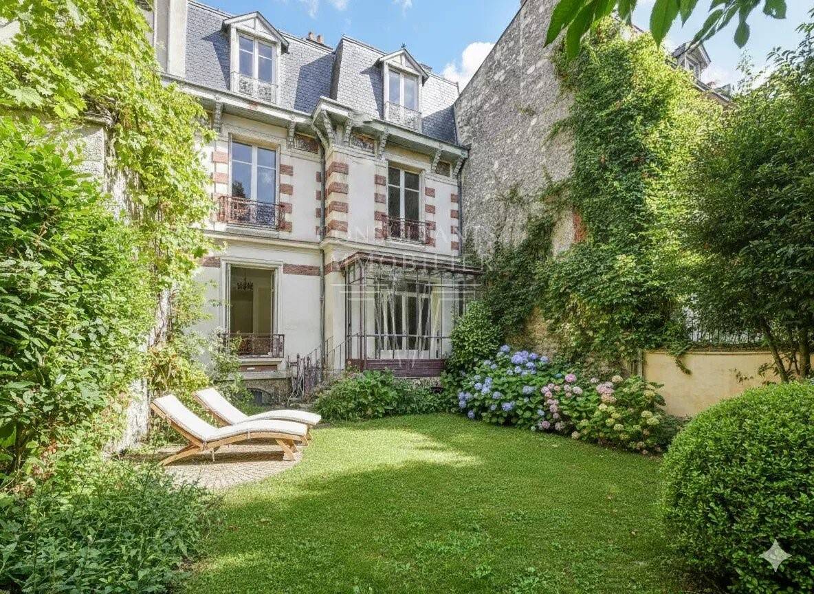 découvrez cette maison à rénover proche de paris, idéale pour un projet personnalisé. potentiel intéressant, espace à aménager selon vos envies, à seulement quelques minutes de la capitale.
