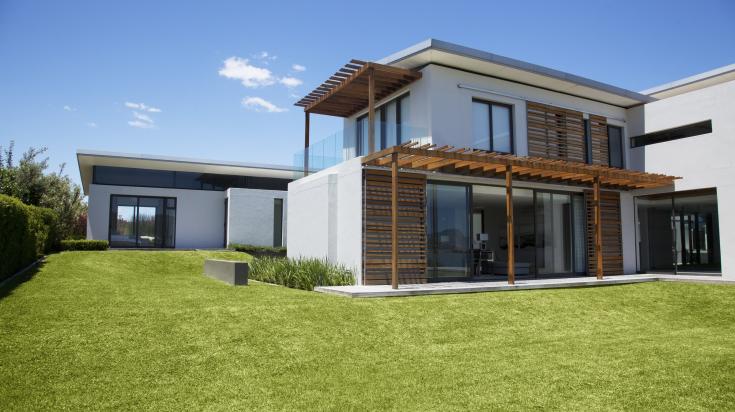 découvrez les prix d'une maison à toit plat : avantages, budget moyen au m², exemples de constructions et conseils pour estimer le coût de votre projet en 2024.