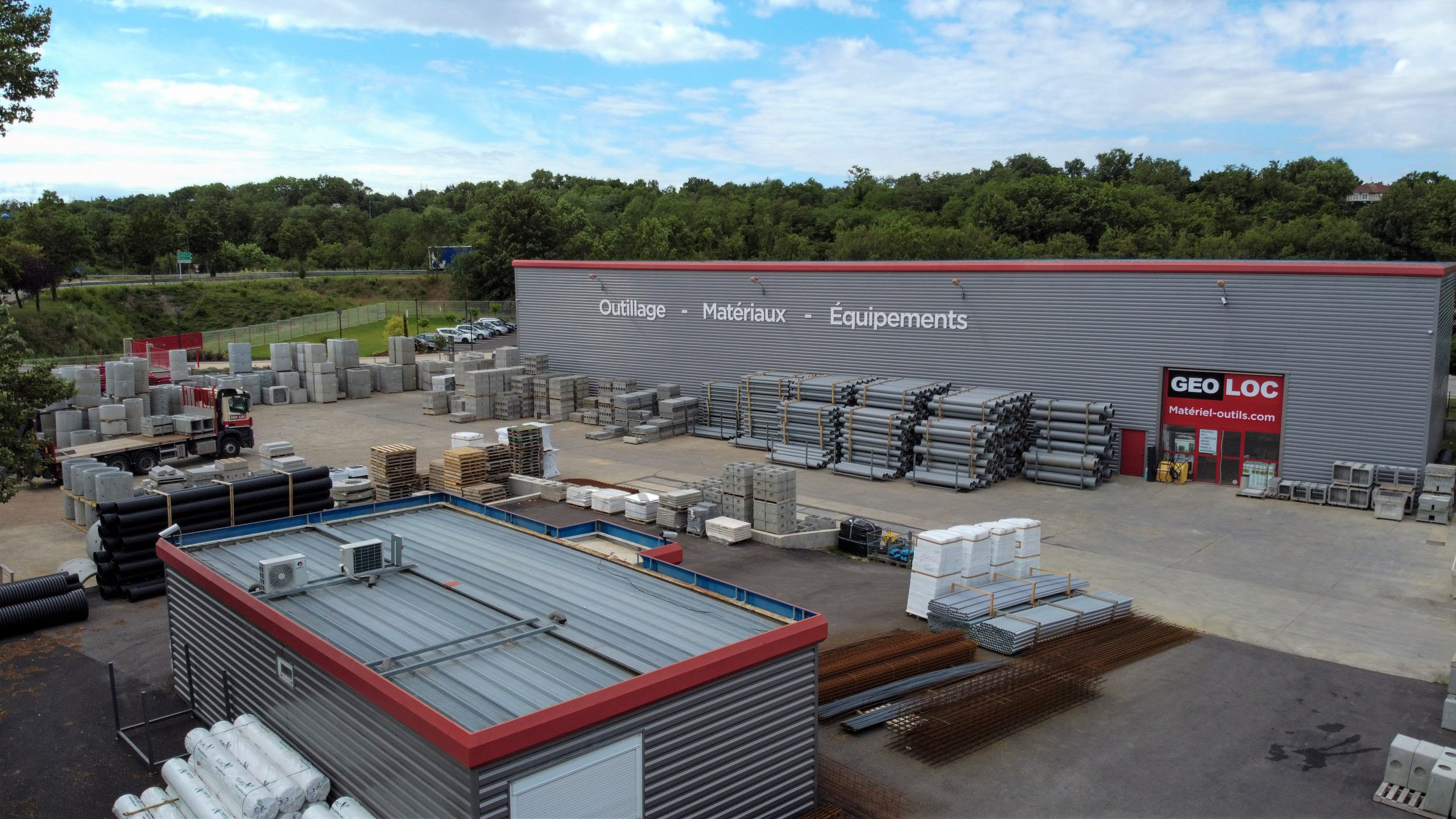 découvrez une large gamme de matériaux et d'équipements adaptés à tous vos besoins en construction, rénovation ou aménagement. qualité, conseils et solutions sur mesure pour vos projets.