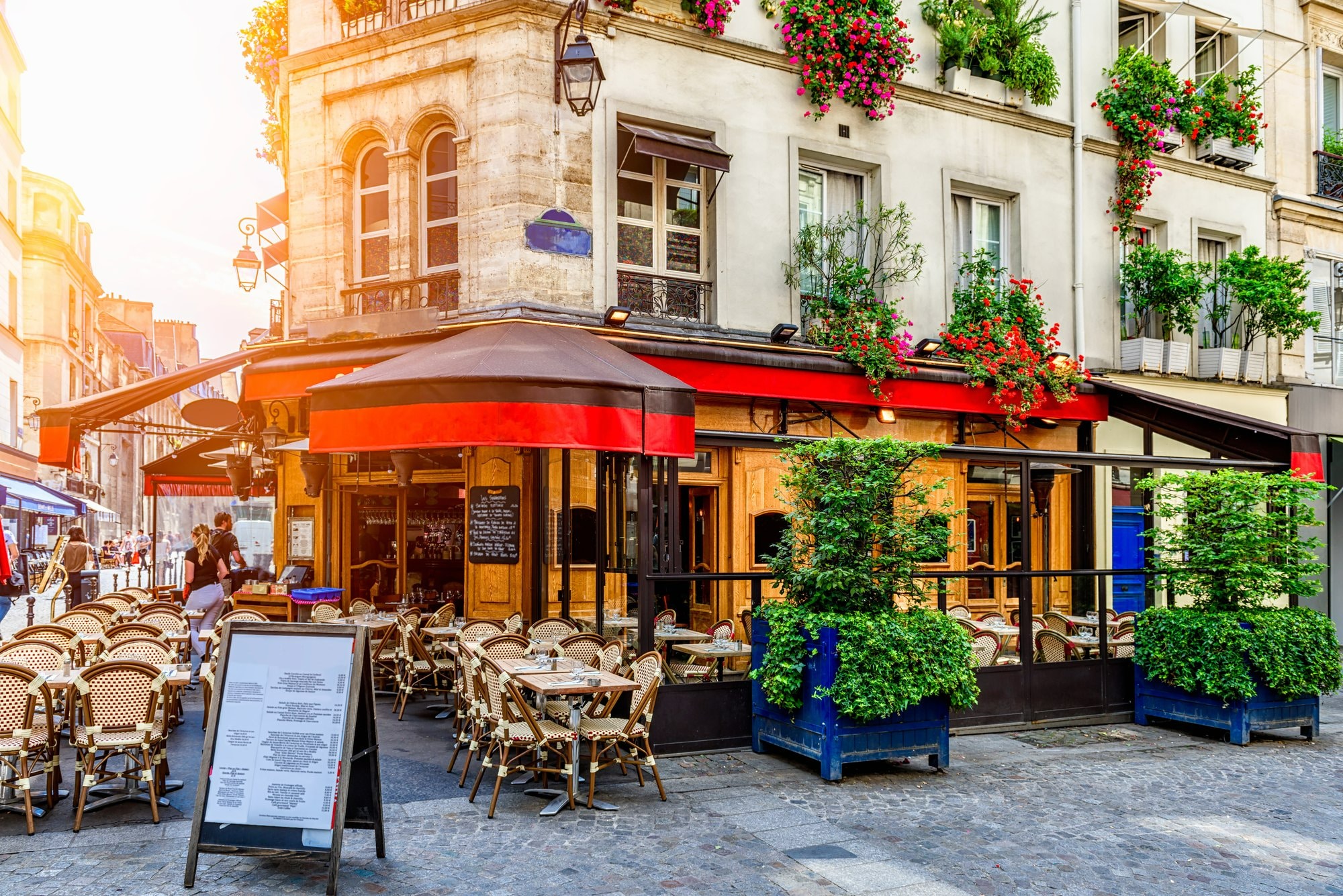 découvrez notre sélection des meilleurs restaurants à paris pour savourer une cuisine exquise, des adresses incontournables aux nouvelles tendances gastronomiques. réservez votre table et vivez une expérience culinaire inoubliable dans la capitale française.