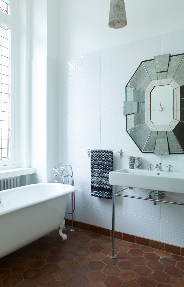 découvrez comment métamorphoser votre salle de bain avec des idées déco tendances, des conseils pratiques et des astuces pour optimiser l'espace et créer un lieu de détente à votre image.