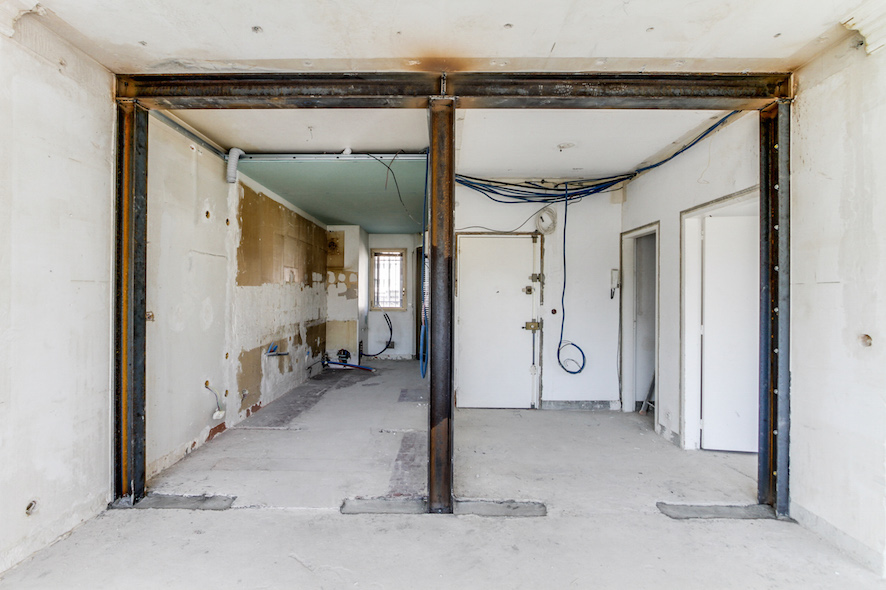 découvrez ce qu'est un mur porteur, son rôle essentiel dans la structure d'un bâtiment, les différences avec les cloisons non porteuses et les précautions à prendre avant toute modification.