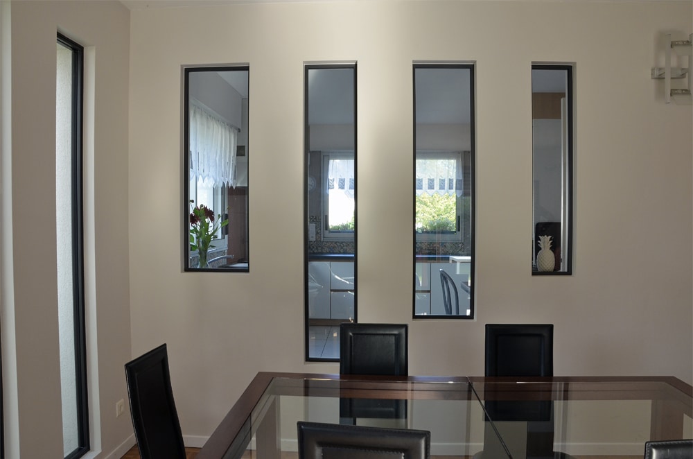 découvrez comment réaliser une ouverture dans un mur en toute sécurité : conseils, étapes clés, permis nécessaires et précautions à prendre pour votre projet de rénovation.