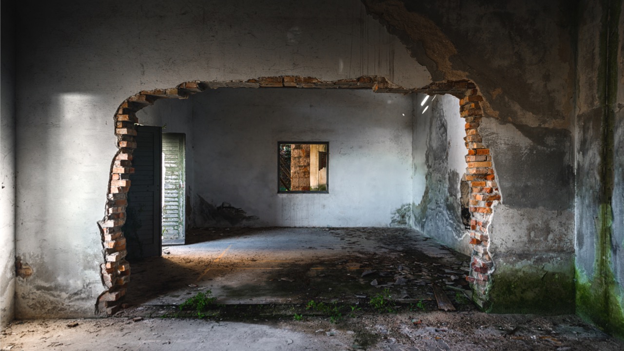 découvrez comment réaliser l'ouverture d'un mur en toute sécurité : conseils, démarches, étapes et astuces pour optimiser vos espaces et apporter de la lumière à votre intérieur.