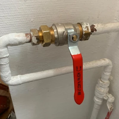 obtenez rapidement les tarifs de nos plombiers à paris 18 pour toutes vos urgences. intervention rapide, devis gratuit et prestations de qualité pour vos dépannages en plomberie 24h/24.