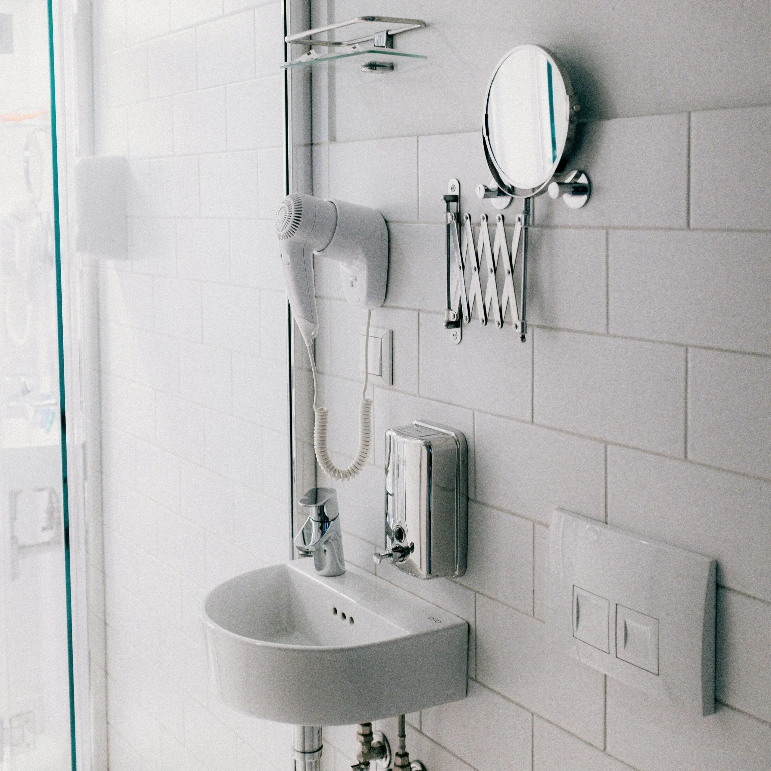 découvrez comment bénéficier de la prime rénovation pour votre salle de bain : conditions, montants, démarches et conseils pour moderniser votre espace tout en réalisant des économies.