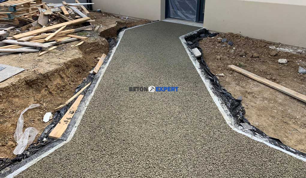 découvrez le prix au m2 du béton lissé, les facteurs qui influencent le coût, ainsi que des conseils pour bien estimer votre budget de travaux en 2024.