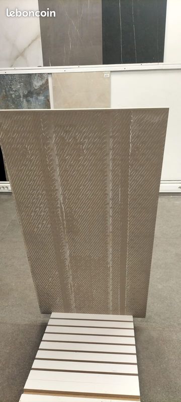 découvrez les prix du carrelage grand format, conseils pour choisir le bon modèle et astuces pour obtenir le meilleur rapport qualité-prix pour votre projet de rénovation ou de construction.