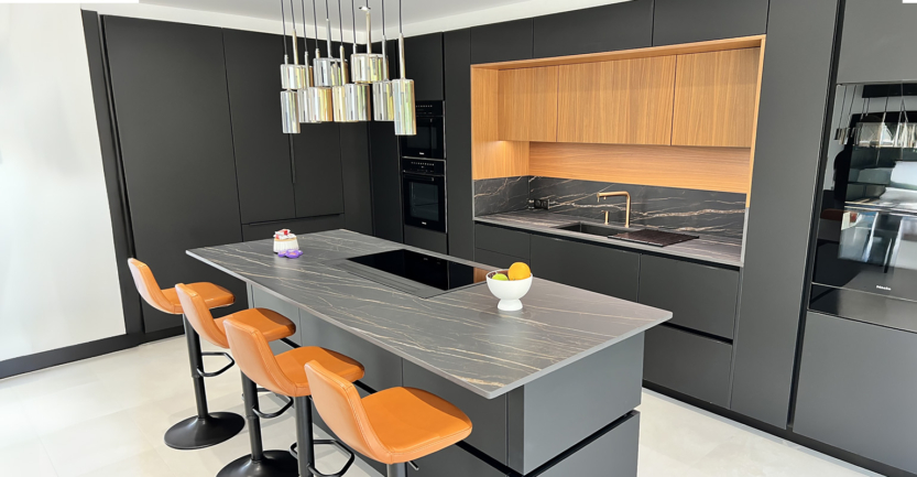 découvrez les prix des cuisines de luxe : conseils, tendances et fourchettes de tarifs pour une cuisine haut de gamme sur mesure. comparez les options pour concrétiser votre projet d'aménagement intérieur raffiné.