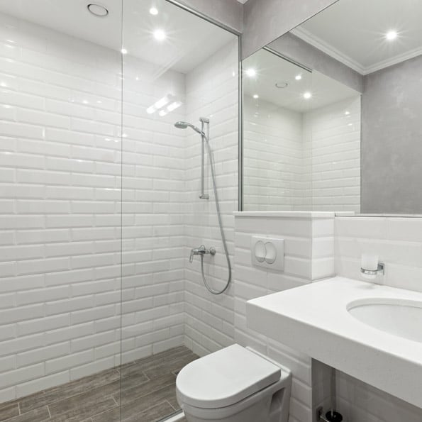 découvrez les prix d'une douche à l'italienne : estimation des coûts, facteurs influençant le tarif, conseils pour bien choisir et optimiser votre budget lors de l'installation de votre douche moderne.