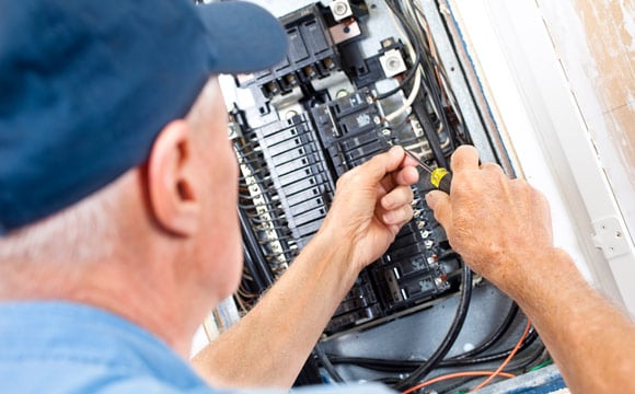 découvrez les tarifs des électriciens : conseils pour estimer le prix de vos travaux d’électricité, comprendre les devis et choisir le bon professionnel pour votre installation ou rénovation électrique.