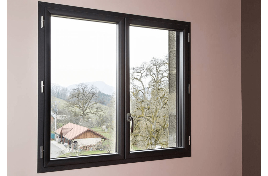 découvrez tout ce qu'il faut savoir sur le prix des fenêtres en alu : facteurs de coût, gammes de prix, avantages de l'aluminium et conseils pour bien choisir vos menuiseries.