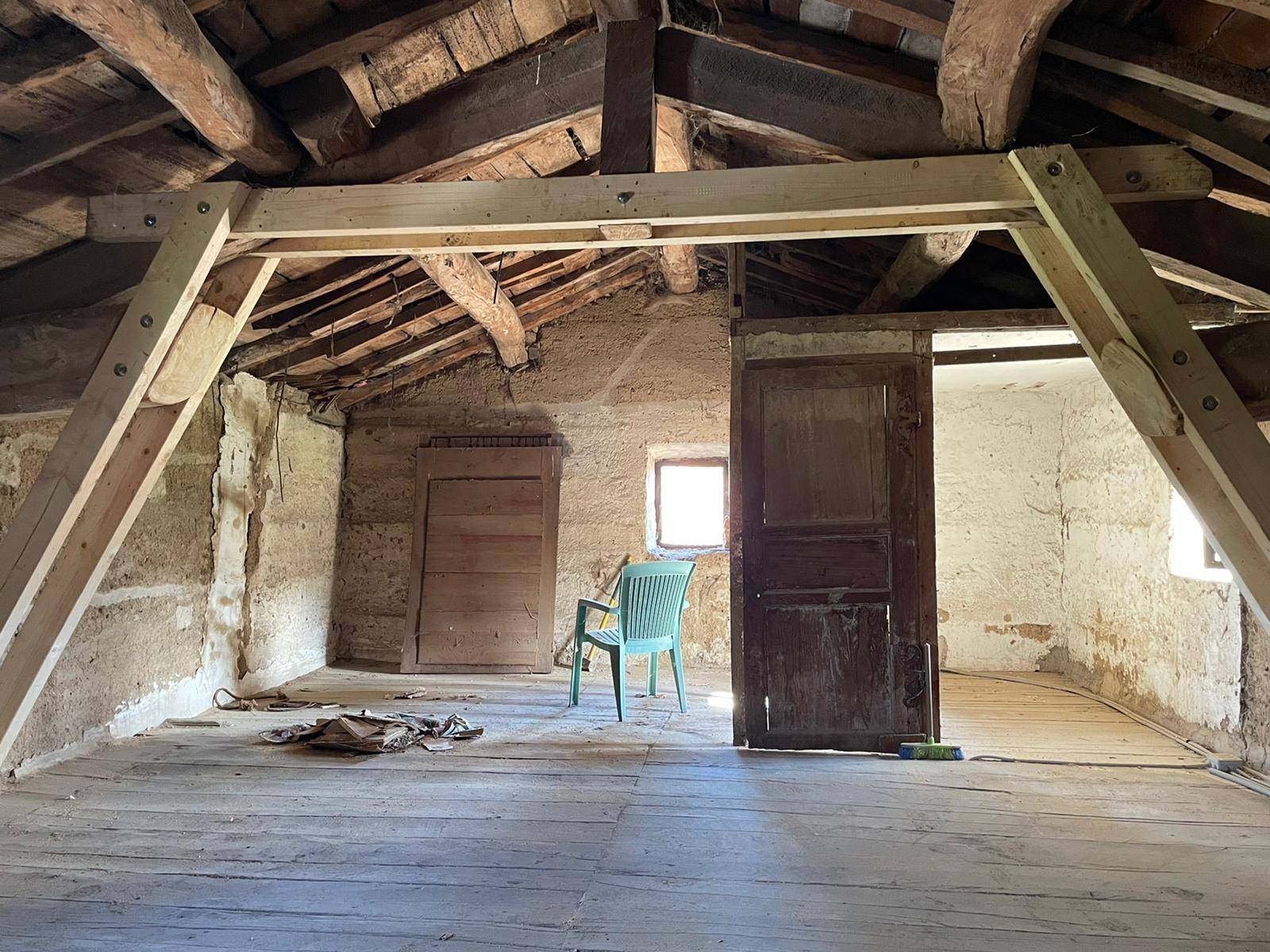 découvrez le prix au m² pour aménager ou isoler un grenier. comparez les coûts moyens selon les travaux et estimez le budget nécessaire pour votre projet de grenier.