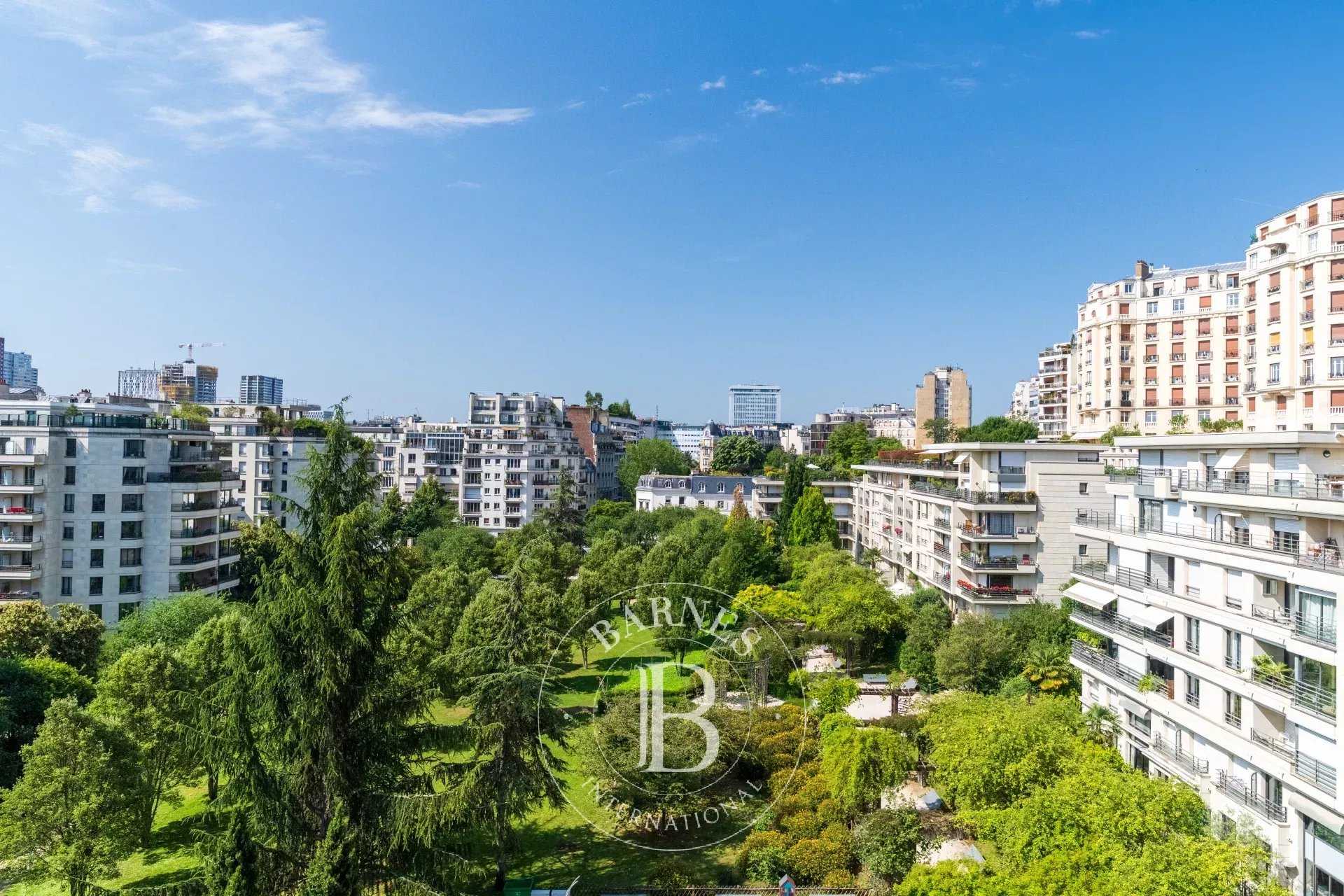 découvrez les prix des immeubles haussmanniens, les facteurs qui influencent leur valeur et les tendances du marché immobilier à paris. estimez le coût d'un bien d'exception au cœur de la capitale.