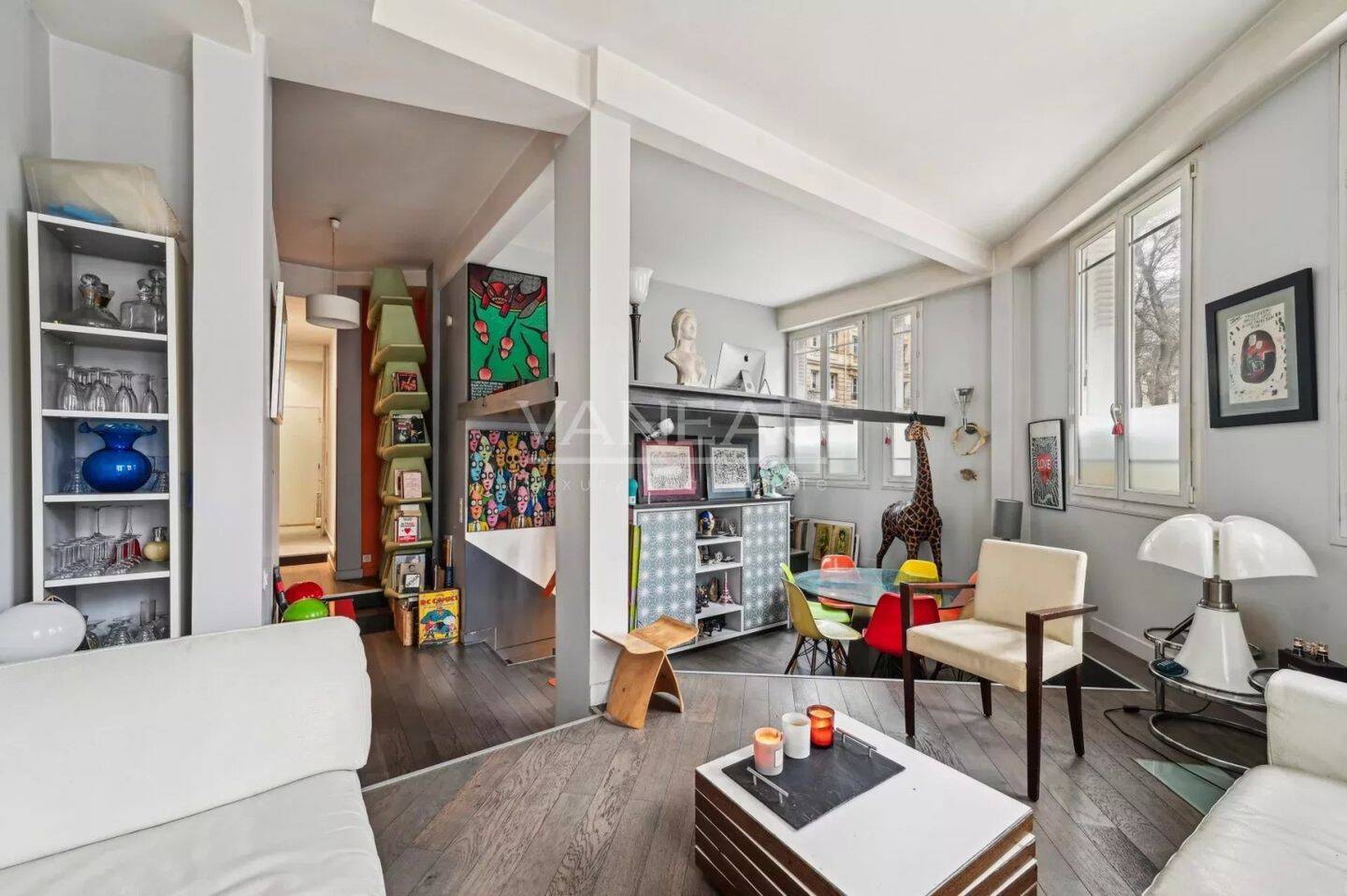 découvrez le prix au mètre carré pour la rénovation d'un loft : coûts moyens, facteurs à prendre en compte et conseils pour estimer votre budget travaux.