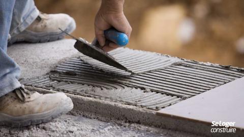 découvrez le prix au m² pour vos travaux de maçonnerie : tarifs, prestations et conseils pour estimer le coût de votre projet avec un maçon professionnel.