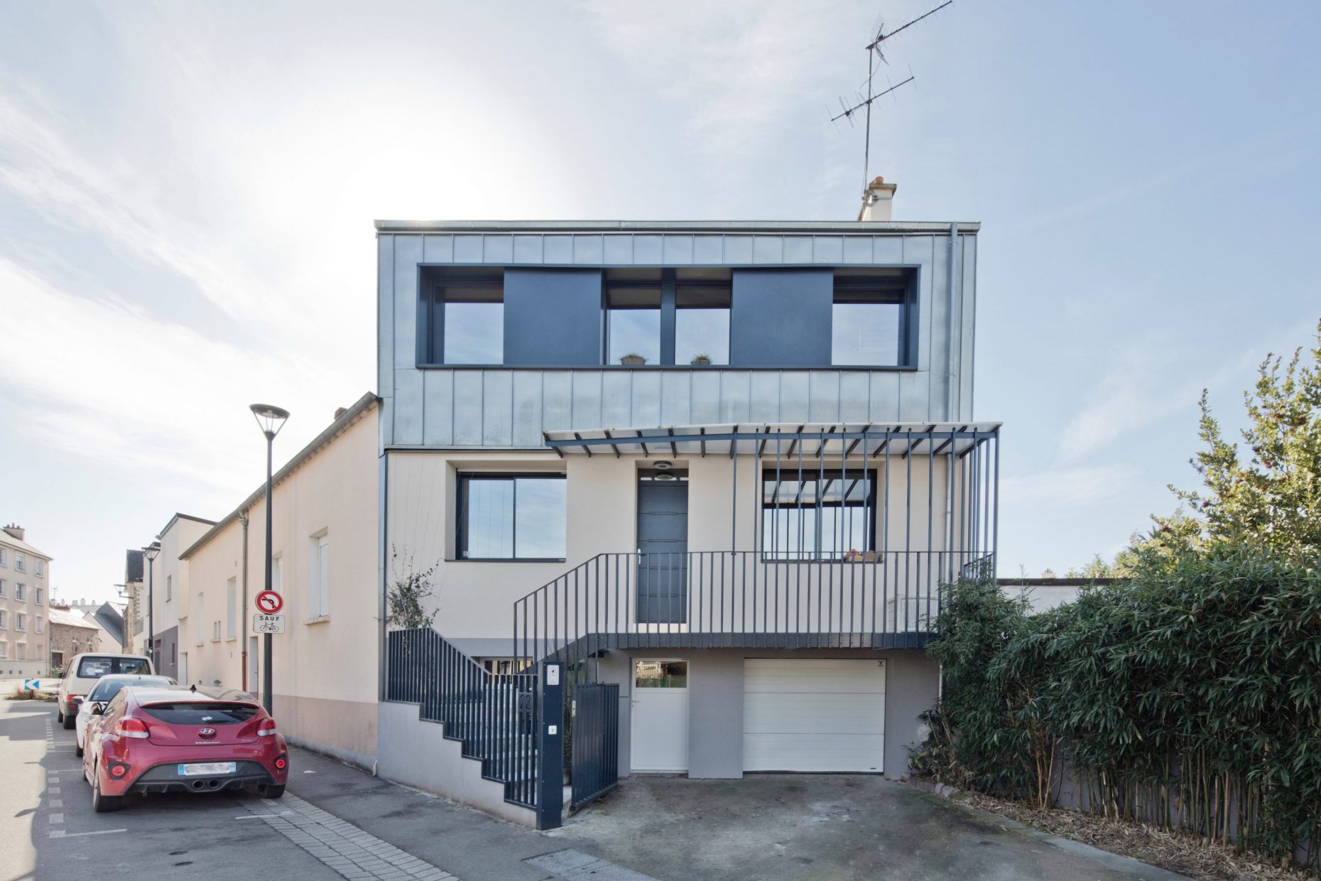 découvrez les prix moyens pour construire ou acheter une maison de 100m2 en france, ainsi que les facteurs qui influencent le coût selon la région, les matériaux et les prestations.