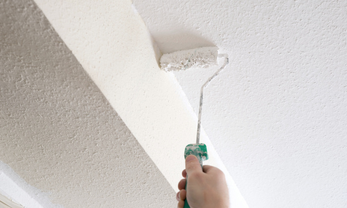 découvrez le prix de la peinture pour plafond, les facteurs qui influencent le coût et nos conseils pour estimer votre budget selon la surface et le type de peinture choisi.