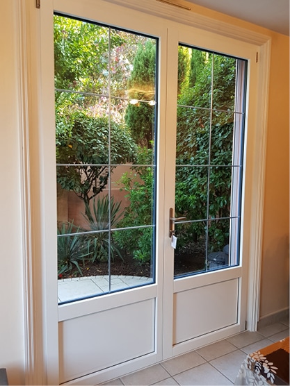 découvrez les prix des portes-fenêtres en bois : conseils pour choisir, fourchettes de tarifs selon les dimensions, essences de bois et options. comparez les offres pour trouver la porte-fenêtre en bois idéale au meilleur rapport qualité-prix.