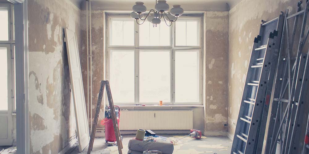 découvrez tout ce qu'il faut savoir sur le prix de la rénovation d'une maison : fourchettes de budget, facteurs influençant les coûts et conseils pour optimiser vos travaux.