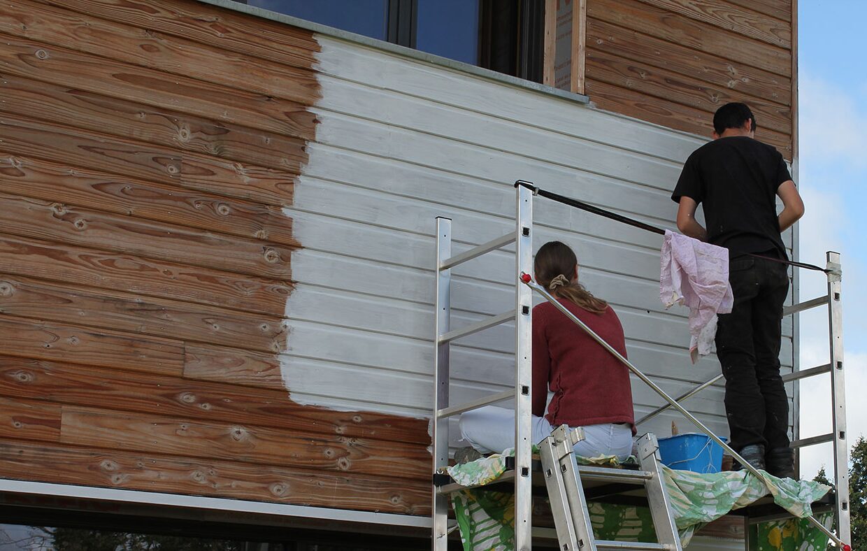découvrez le prix pour repeindre la façade extérieure de votre maison. conseils, budget, facteurs à considérer et estimation des coûts moyens pour vos travaux de peinture extérieure.