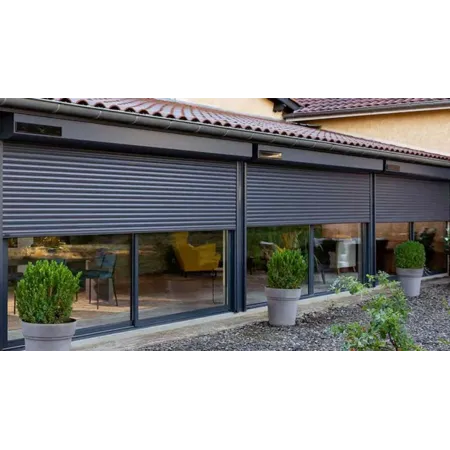 découvrez les différents prix des volets roulants : matériaux, motorisation, installation, conseils pour bien choisir et estimer le budget adapté à vos besoins.