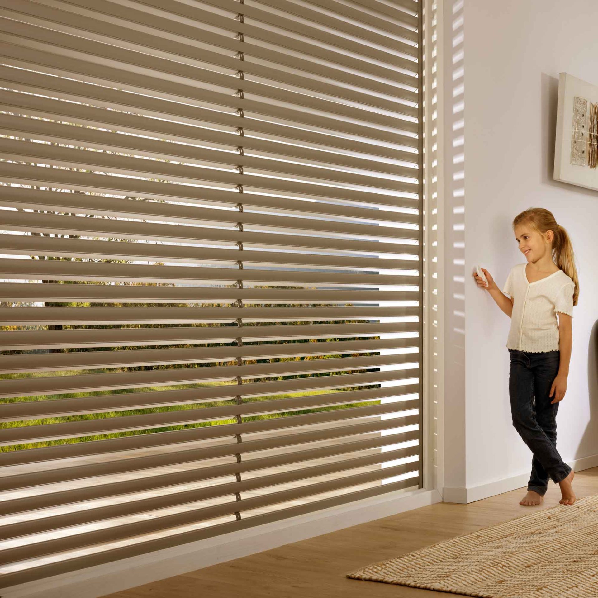 découvrez les prix des volets roulants : comparatif, conseils pour choisir, astuces pour économiser et informations sur les différents modèles disponibles. trouvez le volet roulant adapté à votre budget !