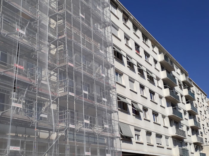 confiez vos travaux de rénovation à boulogne-billancourt à des experts qualifiés. améliorez votre intérieur avec des solutions sur mesure : appartement, maison, salle de bain ou cuisine. devis gratuit et accompagnement personnalisé.