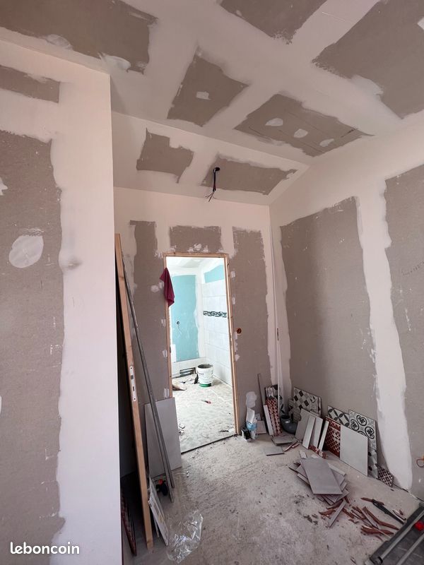 experts en rénovation de combles à paris et en île-de-france, nous transformons vos espaces sous toit en pièces à vivre confortables et lumineuses. devis gratuit, accompagnement personnalisé, qualité garantie.