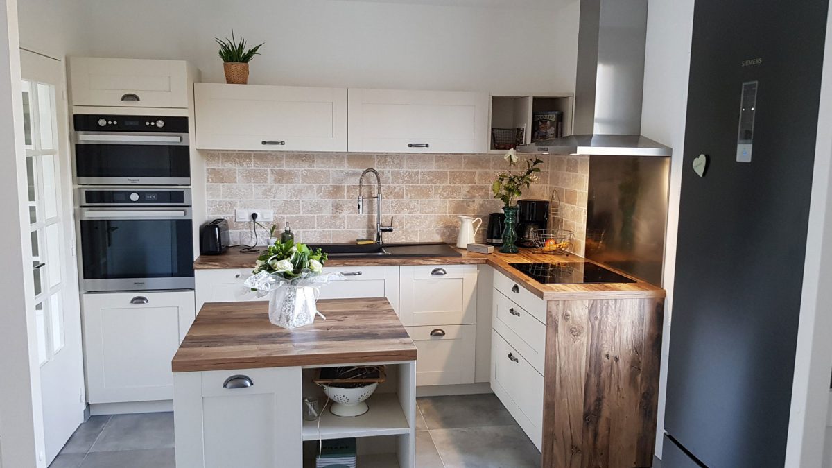 découvrez nos conseils et idées pour réussir la rénovation de votre cuisine : aménagement, matériaux, budget et tendances pour transformer votre espace en une pièce moderne et fonctionnelle.