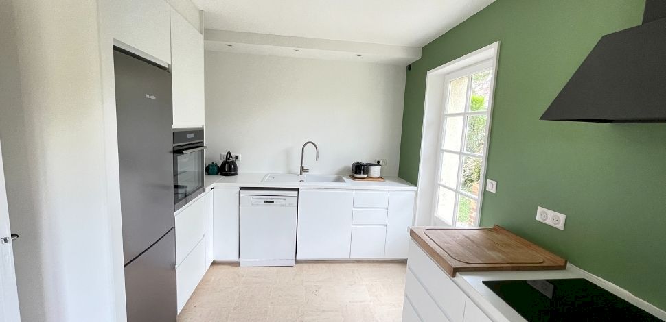 confiez la rénovation de votre cuisine à chevry-en-sereine à des experts qualifiés. modernisez votre espace avec des solutions sur mesure pour un intérieur fonctionnel et esthétique.