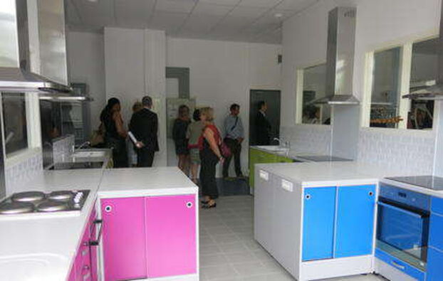 confiez la rénovation de votre cuisine à collégien à des experts ! design moderne, matériaux de qualité et accompagnement personnalisé pour transformer votre espace culinaire selon vos envies.